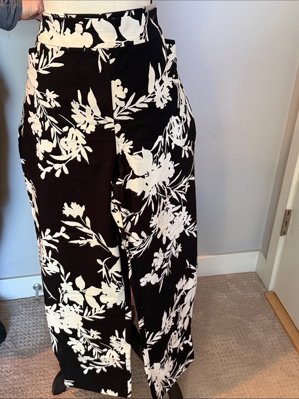 Chico's Black and White Floral Slim Leg Pants
